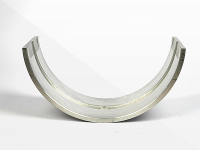 किन बीयरिंगों को शाफ्ट आस्तीन के उपयोग की आवश्यकता होती है? 